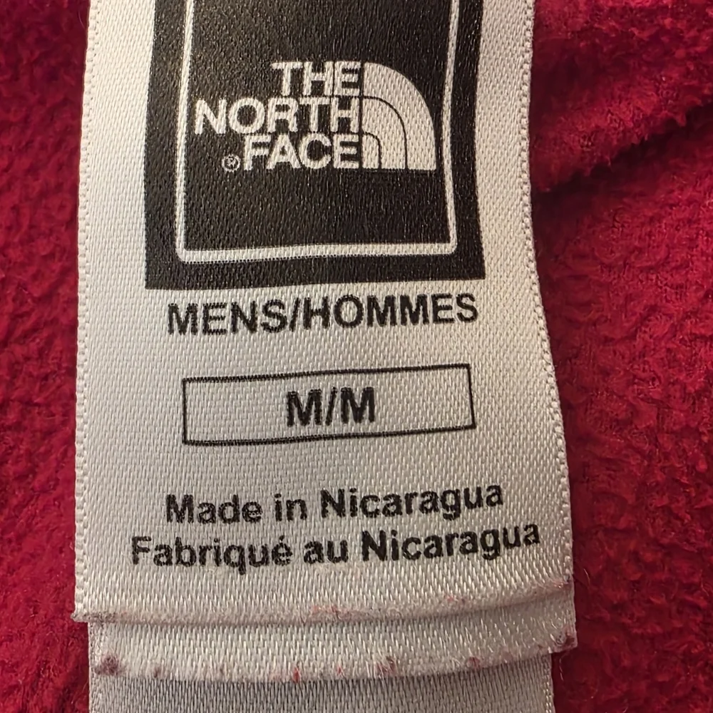 The North Face Mens  Red Fleece Pullover Medium.    ‎        Sku 98